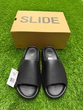 Adidas Yeezy Slide Sandals Onyx black color way